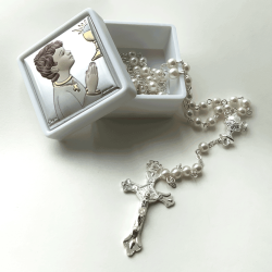 Brnerosenkrans med eukaristien (dreng)