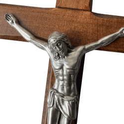 Krucifiks til vggen med den korsfstede Kristus