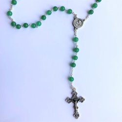 Rosenkrans med perler af grnne sten