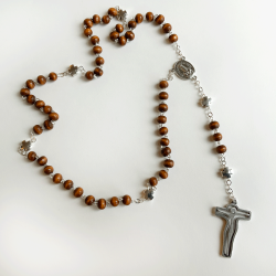 Rosenkrans med brune trperler og moderne metalkors