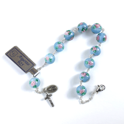 Slvarmbnd med perler af glas med indfattede roser