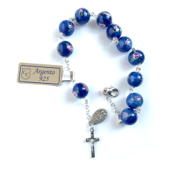 Slvarmbnd med perler af glas med indfattede roser