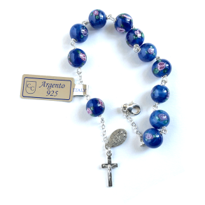 Slvarmbnd med perler af glas med indfattede roser