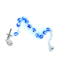 Armbnd med glasperler, kors og mariamedaljon