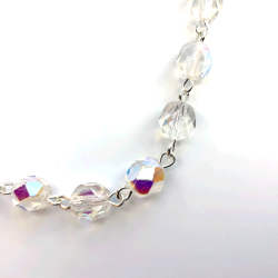 Armbnd med glasperler, kors og mariamedaljon