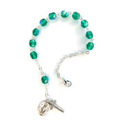 Armbnd med glasperler, kors og mariamedaljon