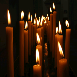 Vigilielys med papgreb